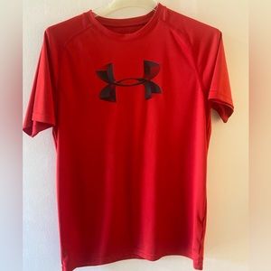 Great designer shirt for an adult youth or male. Size XL.